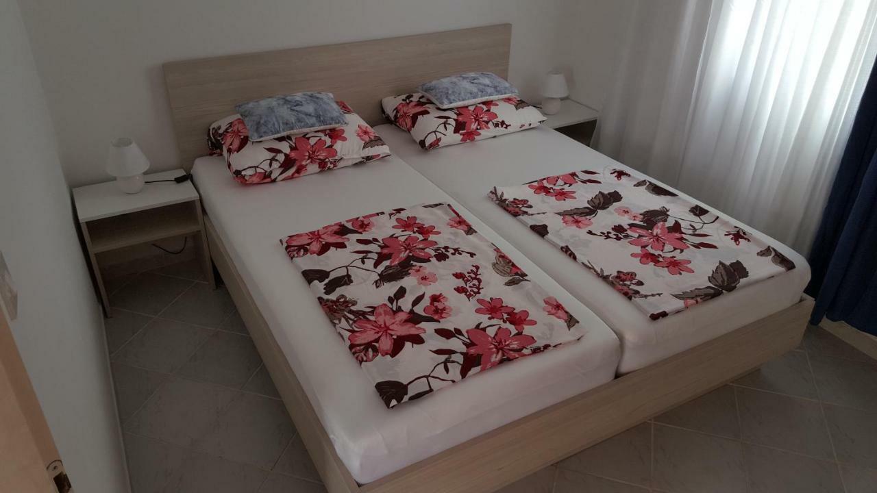 Appartamento Haus Zarko Vir Esterno foto